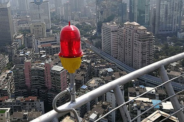 企业需要依据中国民用航空标准航空障碍灯的设计规范来设计
